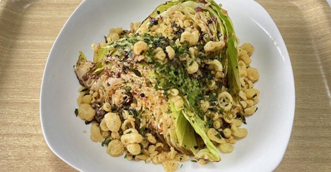 家族で争奪戦になる人気レシピ【春キャベツのお好み焼き風】、マヨが甘くてジューシー!