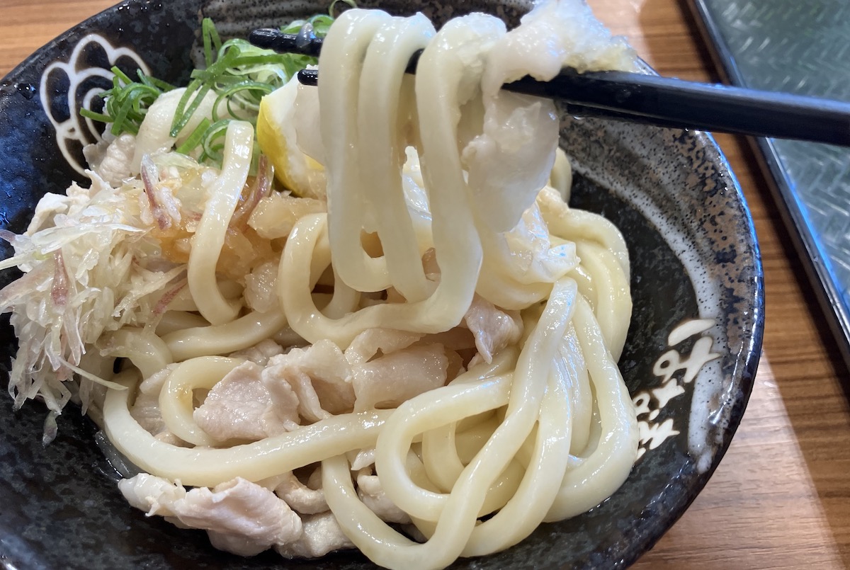「丸亀製麺」派がぶっとんだ! 【はなまるうどん】720円「豚しゃぶ」食べたら、大反省したワケの画像7