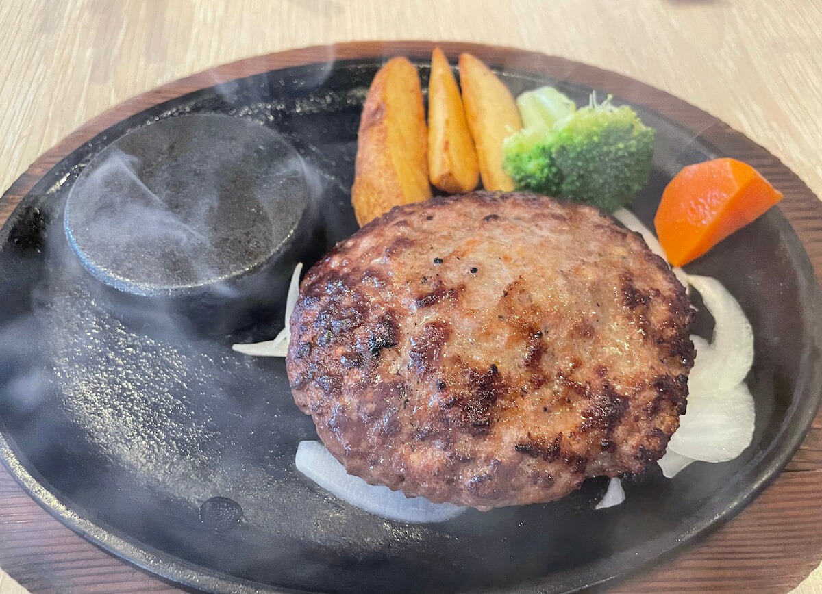 【ステーキのあさくま】1,815円ハンバーグランチは肉汁噴出でうまい!の画像7